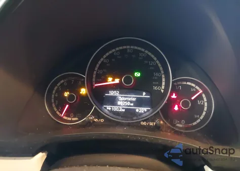 2015 Volkswagen Beetle 1.8T Classic z USA, uszkodzony, nr VIN 3VWF17AT5FM655024